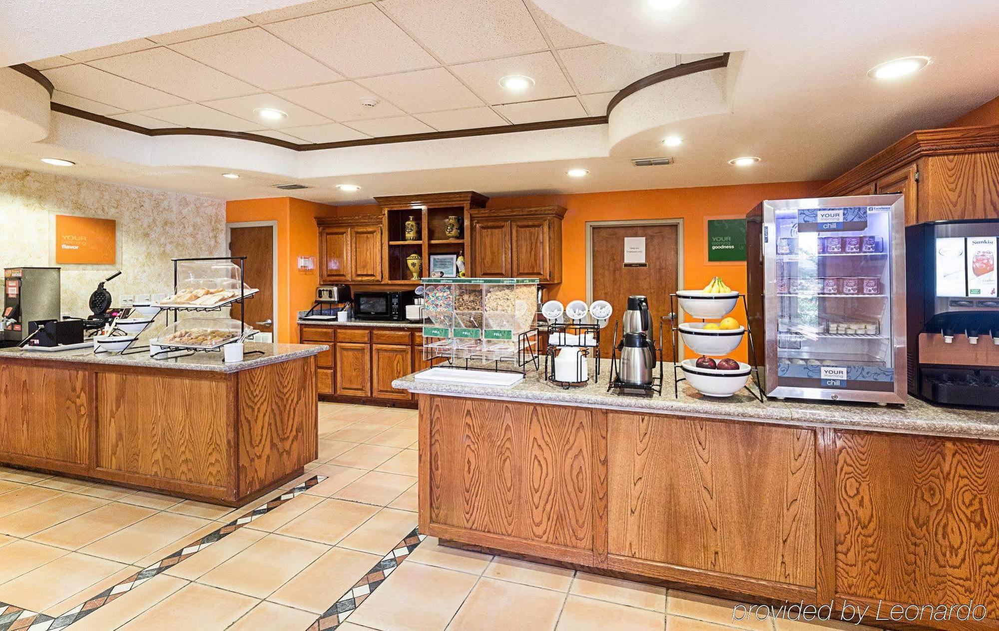 Comfort Inn Near Medical Center Мишън Екстериор снимка