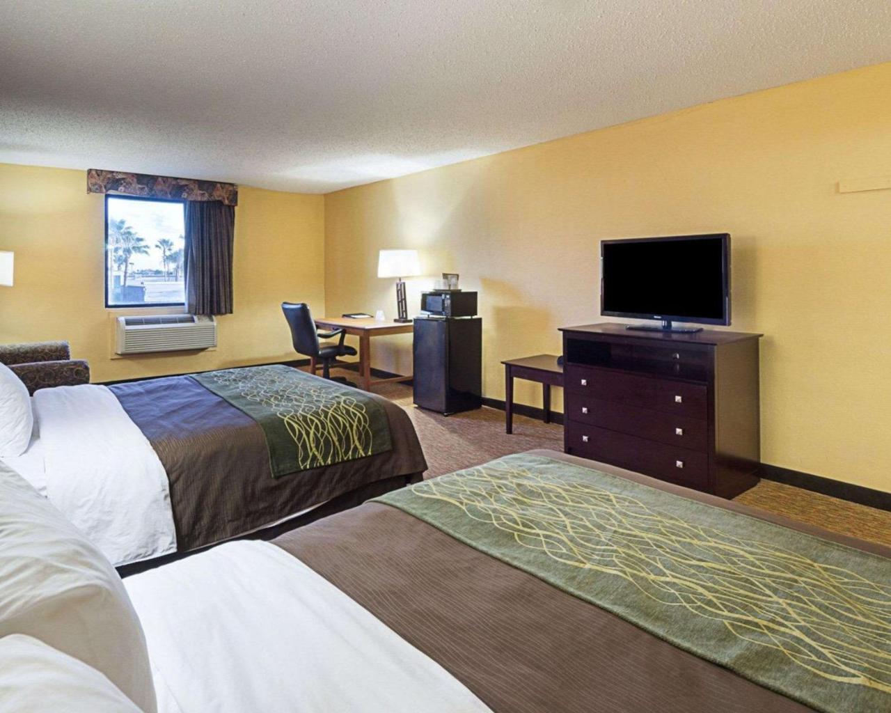 Comfort Inn Near Medical Center Мишън Екстериор снимка