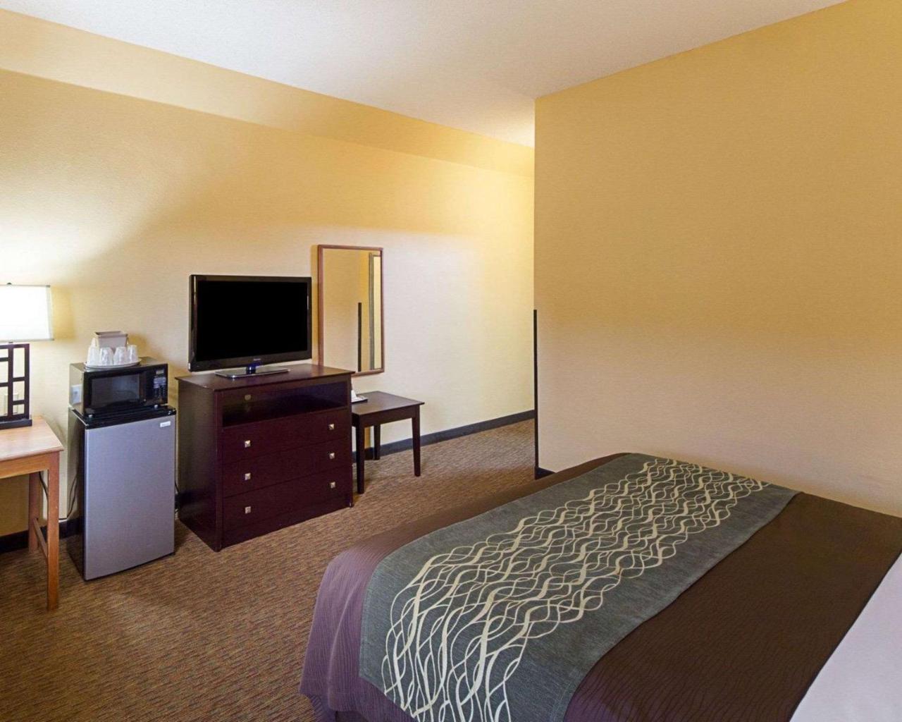 Comfort Inn Near Medical Center Мишън Екстериор снимка