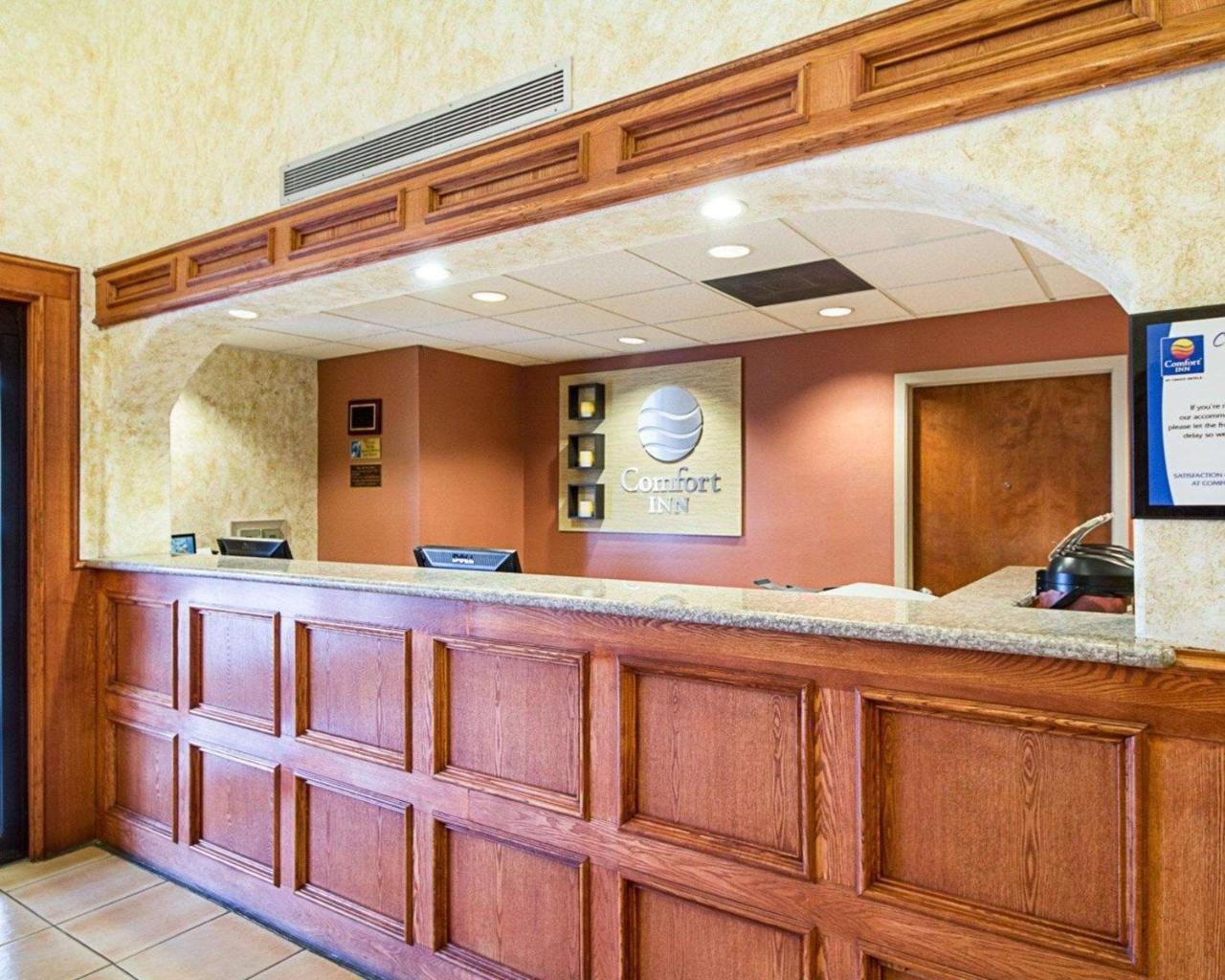 Comfort Inn Near Medical Center Мишън Екстериор снимка