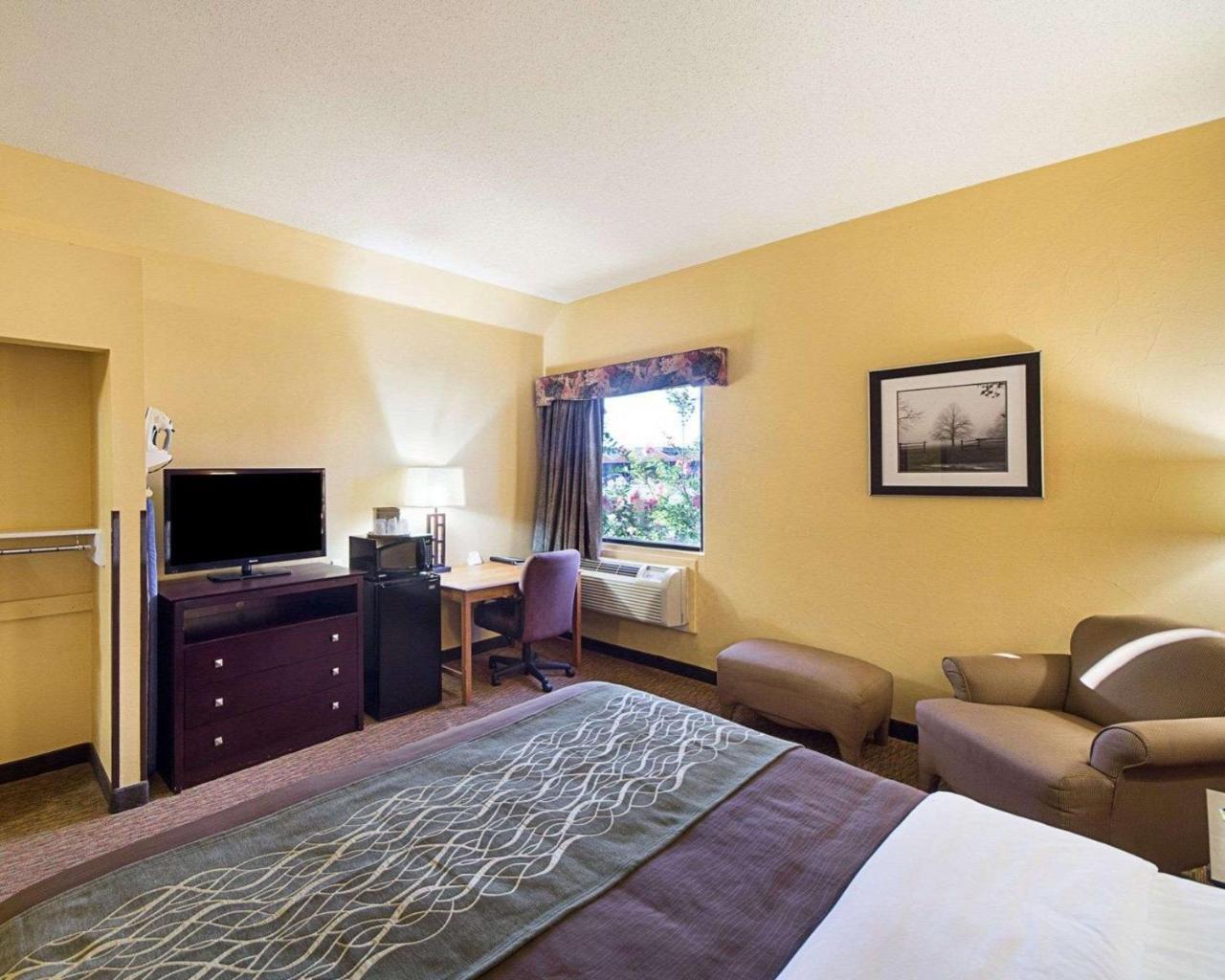 Comfort Inn Near Medical Center Мишън Екстериор снимка