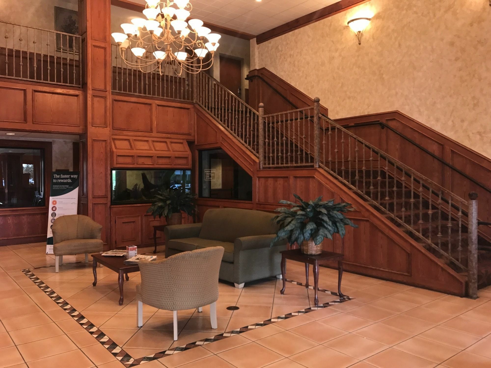 Comfort Inn Near Medical Center Мишън Екстериор снимка