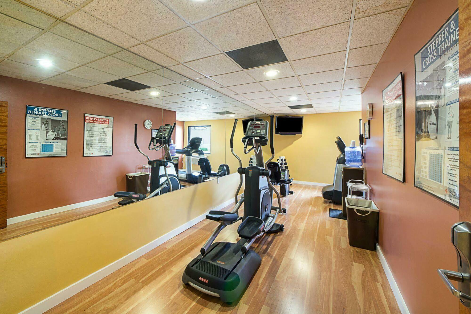 Comfort Inn Near Medical Center Мишън Екстериор снимка